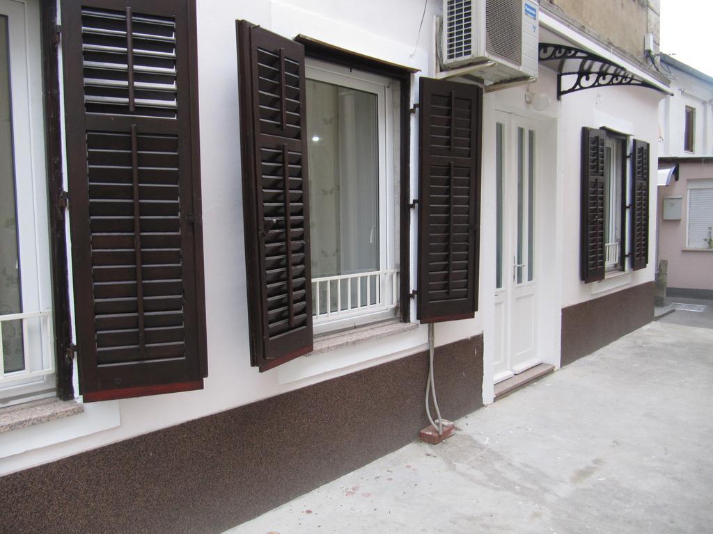 Apartment Anita Near Kantrida Beach Rijeka Room photo