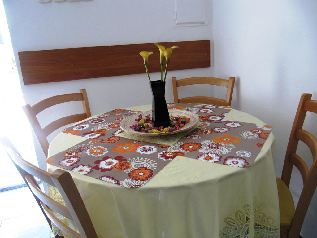 Apartment Anita Near Kantrida Beach Rijeka Room photo
